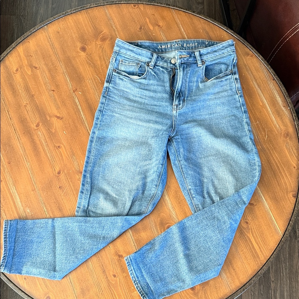 American Eagle Outfitters Women's Light Wash Straight Jeans
